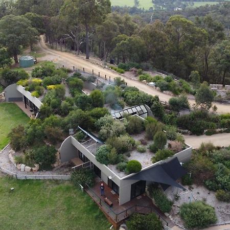 Апартаменты Down To Earth Farm Retreat Sarsfield Экстерьер фото