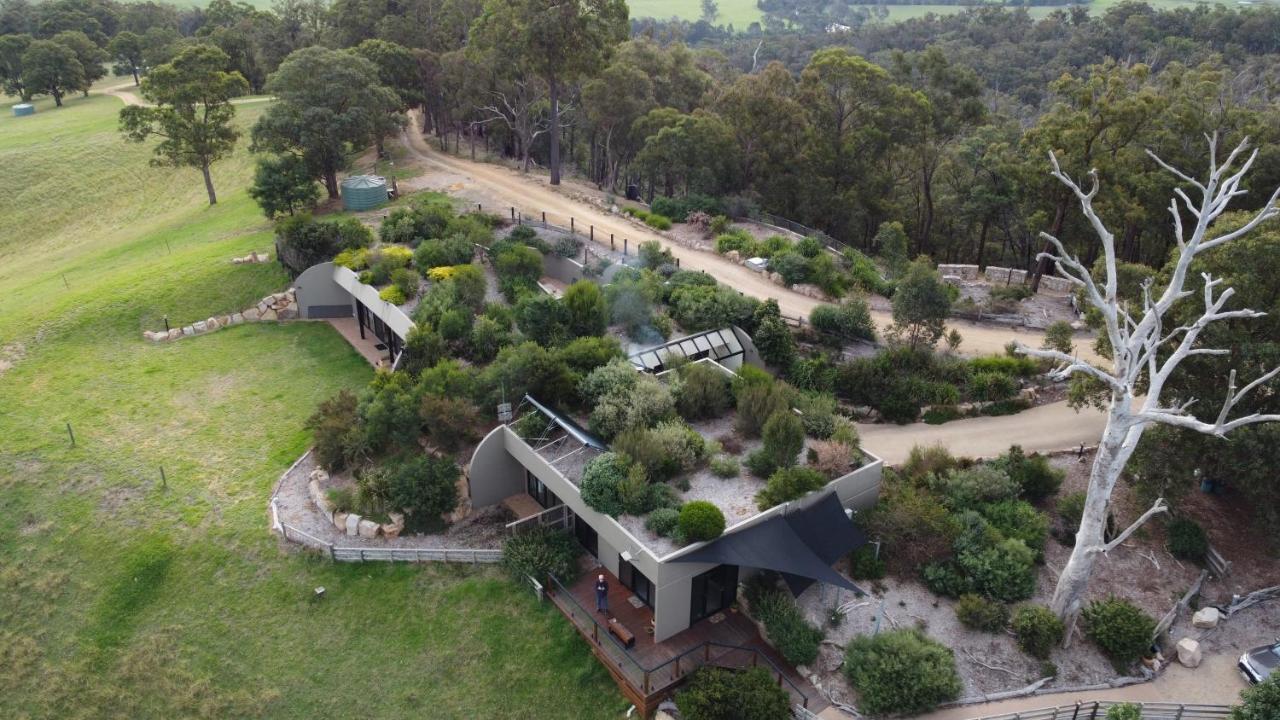 Апартаменты Down To Earth Farm Retreat Sarsfield Экстерьер фото