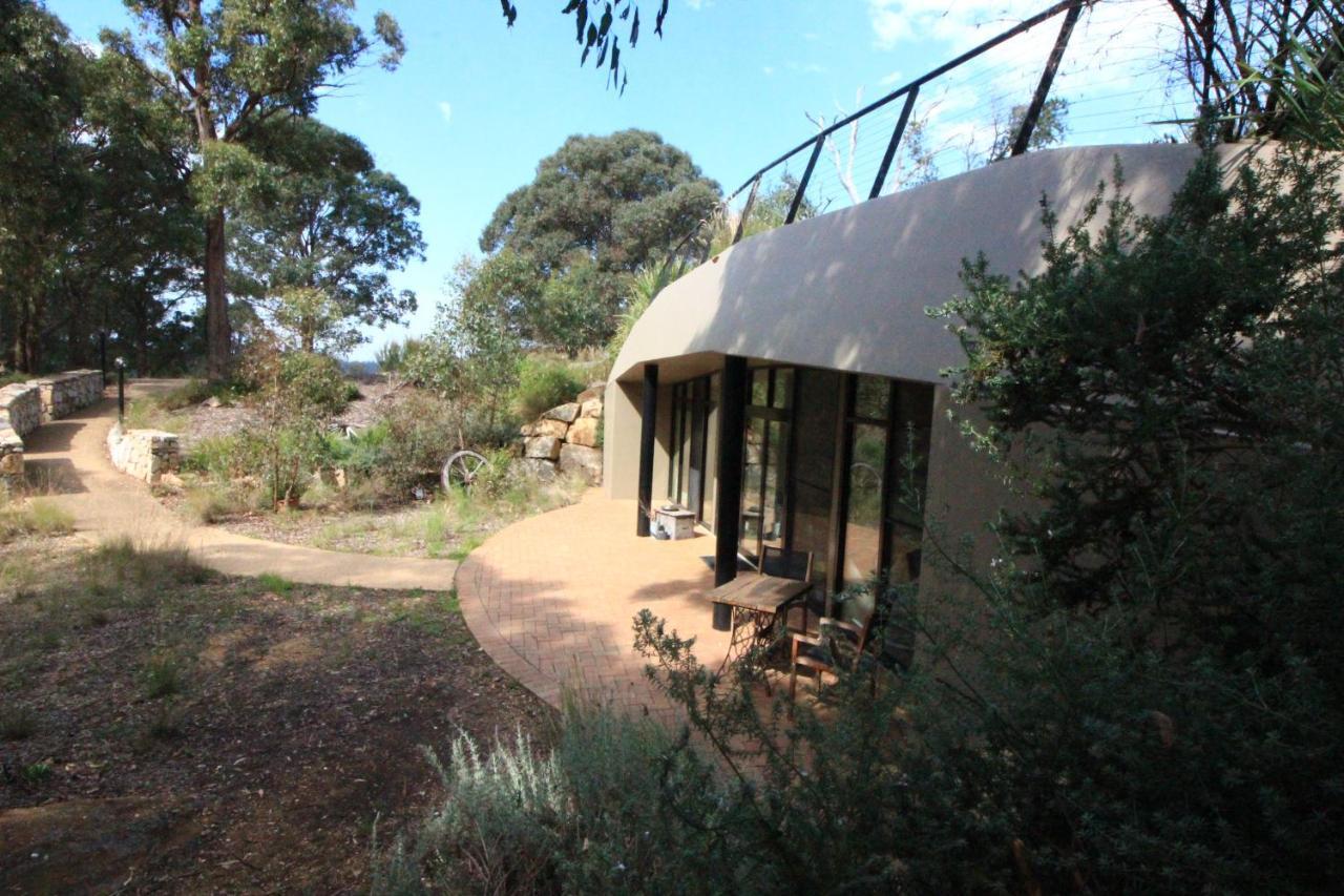 Апартаменты Down To Earth Farm Retreat Sarsfield Экстерьер фото