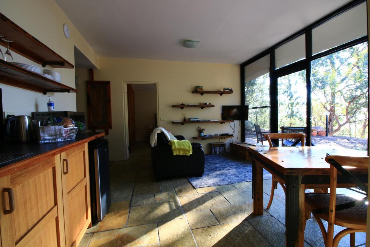 Апартаменты Down To Earth Farm Retreat Sarsfield Экстерьер фото